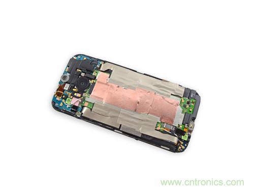 牛人強(qiáng)拆！新HTC One(M8)真機(jī)精密做工難修理