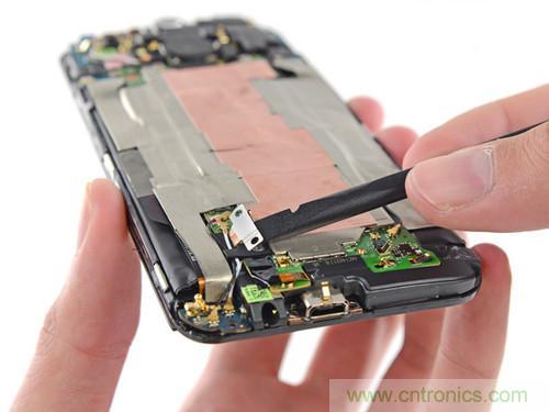 牛人強(qiáng)拆！新HTC One(M8)真機(jī)精密做工難修理